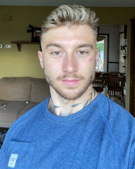 garret nolan|Garett Nolan TikTok Star, Bio, Wiki, Age, Height, Wife,。